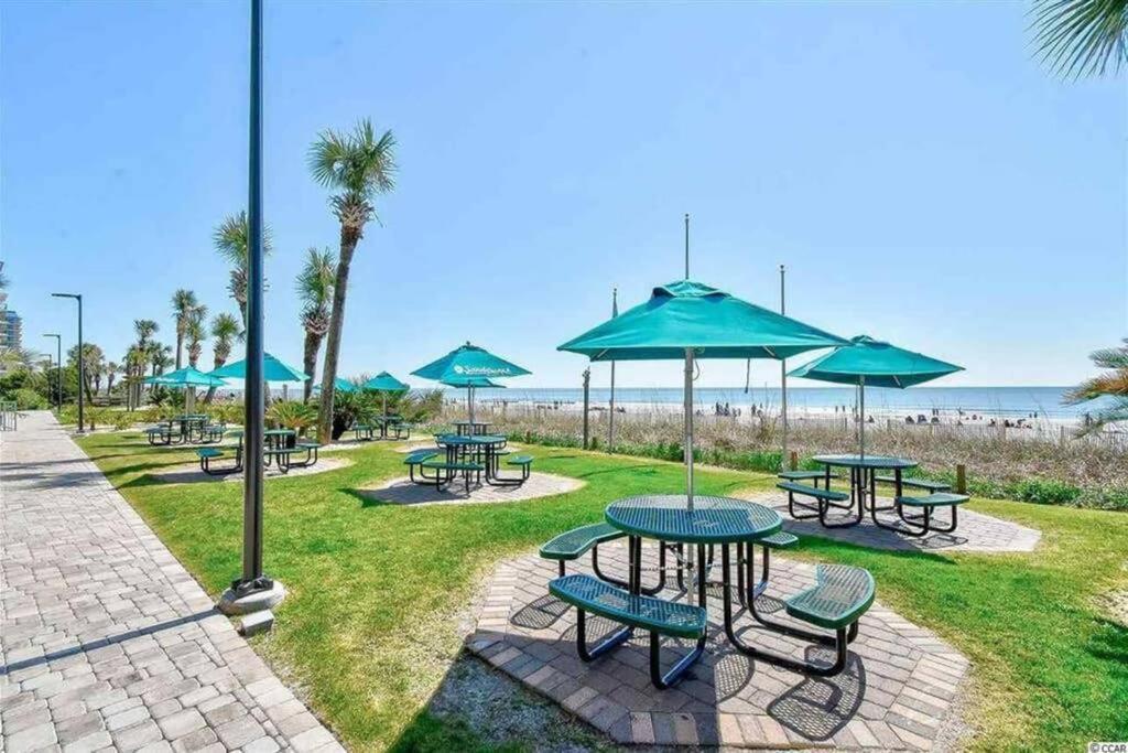 *Renovated Oceanfront Condo*Queen Beds*Pools*Hot Tubs*More*P220 Myrtle Beach Eksteriør bilde
