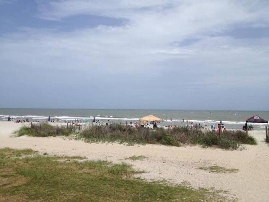 *Renovated Oceanfront Condo*Queen Beds*Pools*Hot Tubs*More*P220 Myrtle Beach Eksteriør bilde